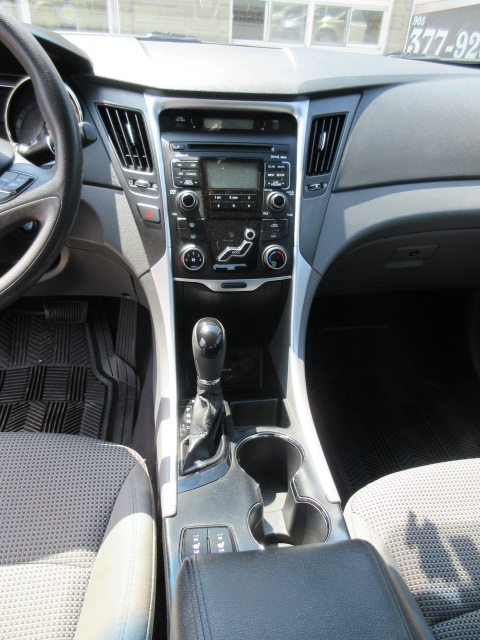2011 Hyundai Sonata Interior 2 Bob Currie Auto Sales