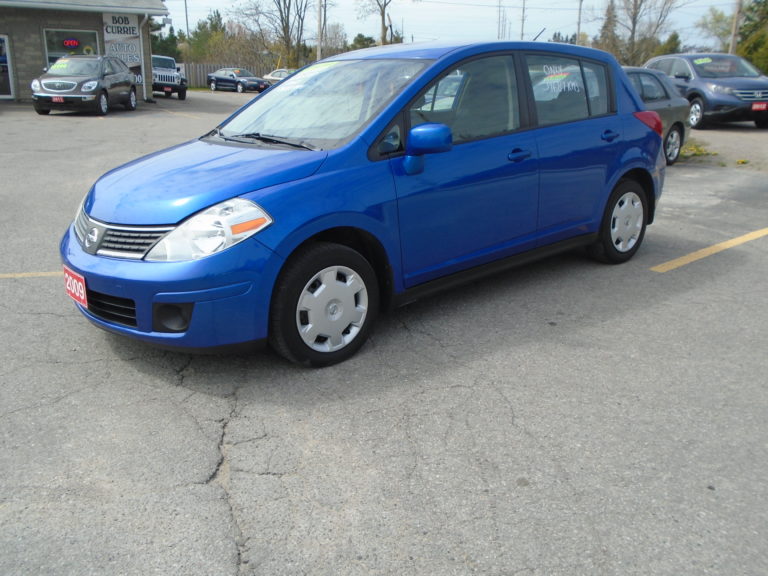 2009 nissan versa hatchback blue (8) | Bob Currie Auto Sales